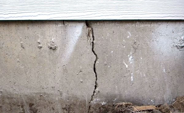 Fondation avec une fissure